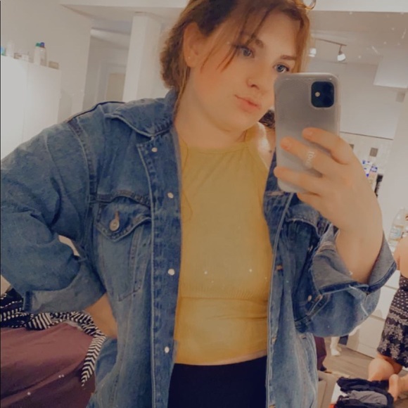 Welcome to my closet // 3 FOR $30 SALE - Picture 2 of 4